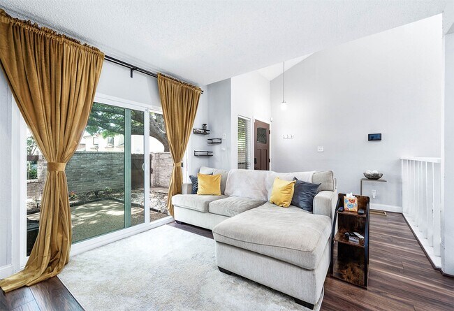 Foto del edificio - 12668 Newbrook Dr