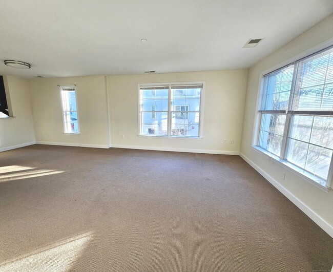 Building Photo - 72 Merrell Ave