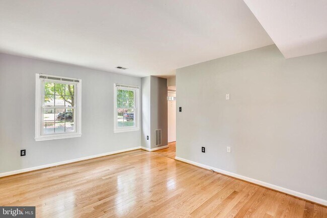 Building Photo - 242 Watts Branch Pkwy