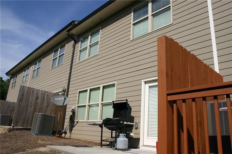 Building Photo - 3086 Cedar Glade Ln NE