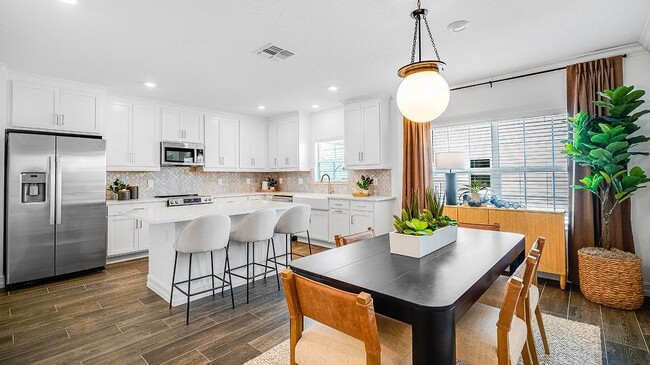 Building Photo - 4510 S Manhattan Ave