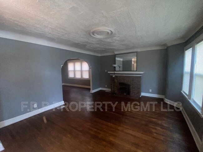 Building Photo - 3831 Waverly St