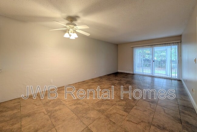 Foto del edificio - 1000 3rd St