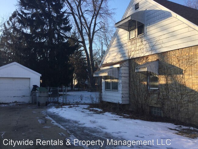 Foto del edificio - 4 br, 1 bath House - 5945 N 39th St