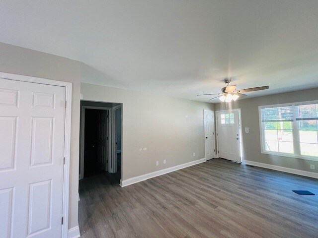 Building Photo - BRAND NEW Duplex for Rent - SUPER LOCATION