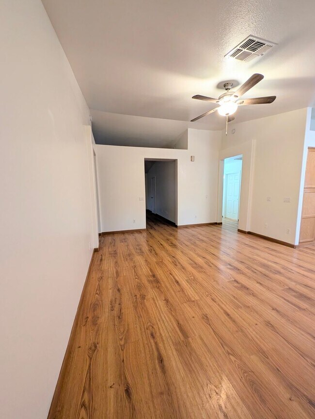 Foto del edificio - AVAILABLE NOW Beautiful Home with Sparkling Pool in Superstition Springs!!