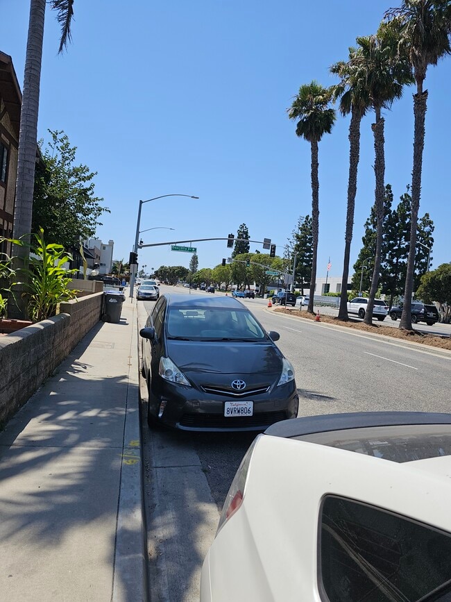 Tree lined Street - 2112 Manhattan Beach Blvd