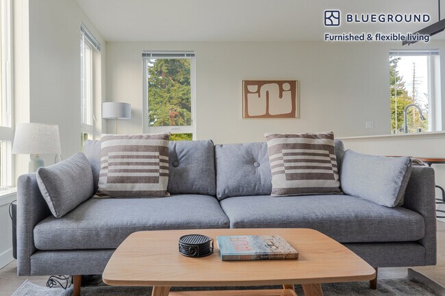 Foto del edificio - 18004 Midvale Ave N