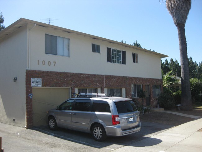 Building Photo - 1007 Leigh Ave