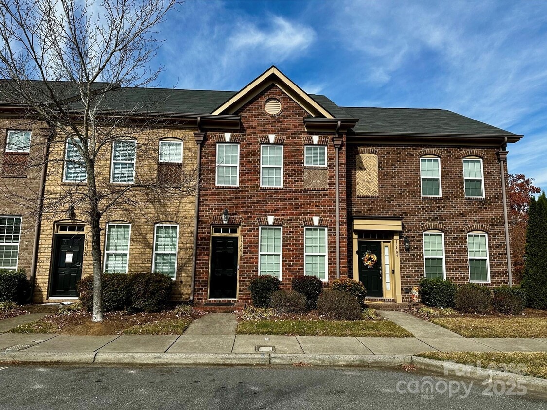 Primary Photo - 15808 Sharon Dale Dr