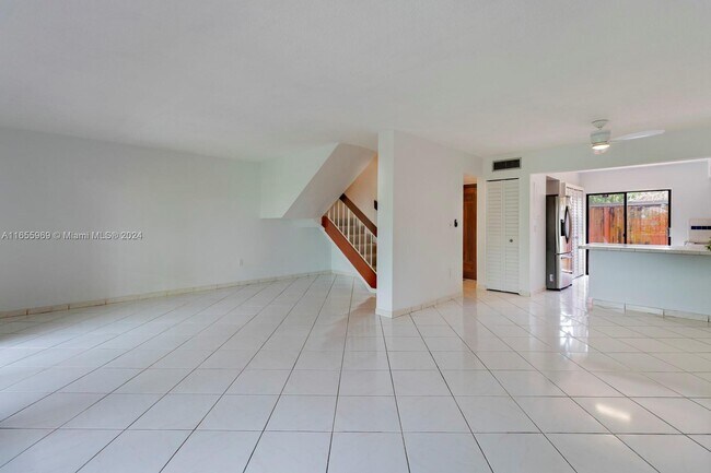 Building Photo - 3804 SW 79th Ave