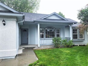 Building Photo - 332 S Cobblestone Way