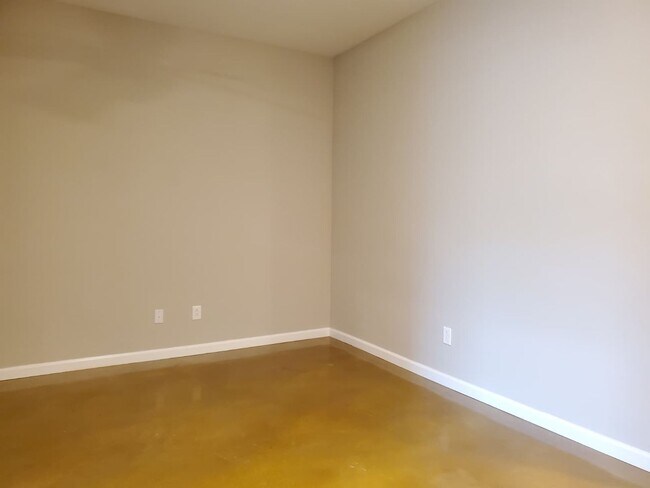 Foto del edificio - 3 Bedroom 1 Bath Apartment -Water/Sewer/Trash/Wifi Included