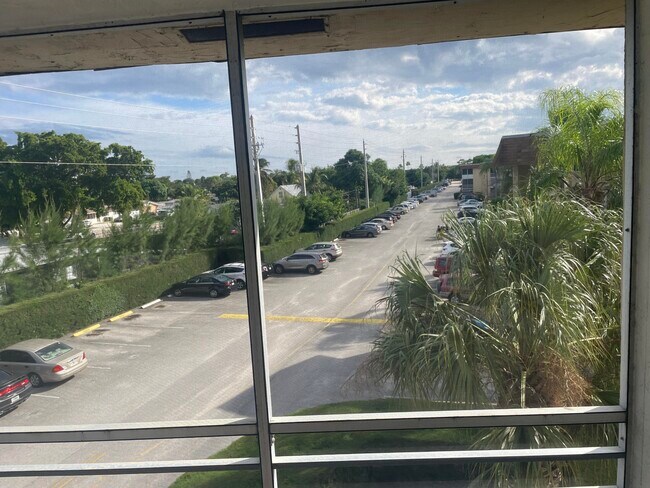 Foto del edificio - 555 Purdy Ln