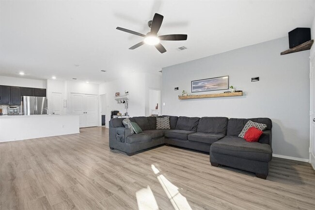 Foto del edificio - 1106 Cattail Ln