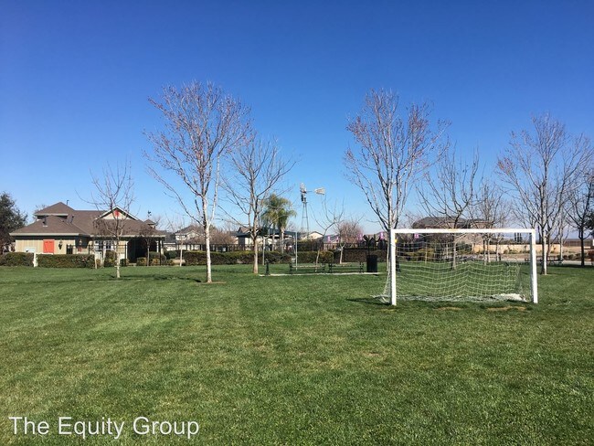 Building Photo - 1601 Softwind Dr