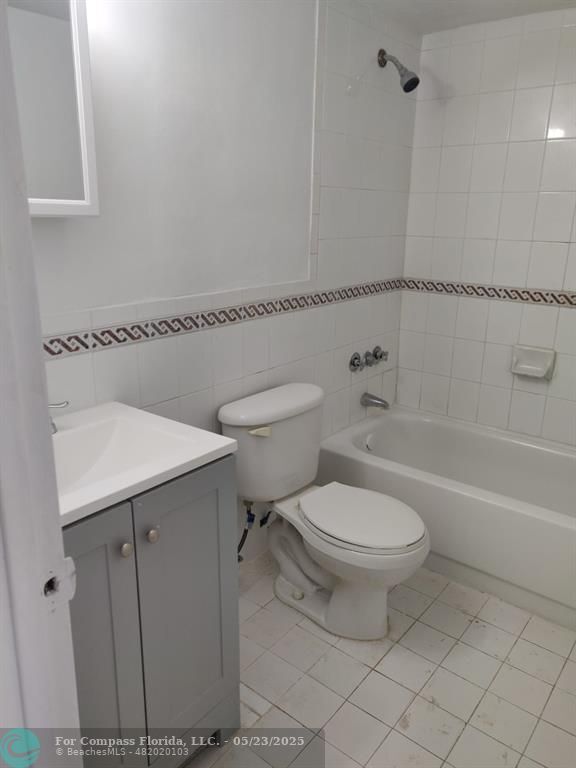 Foto del edificio - 251 NW 177th St