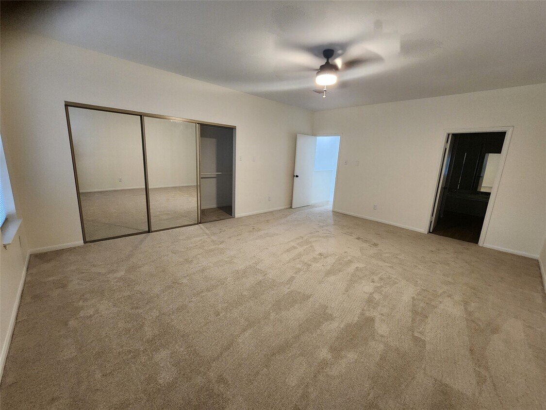 Foto del edificio - 3130 Holly Hall St