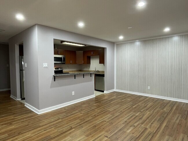 Foto del edificio - 803 Garden Cir