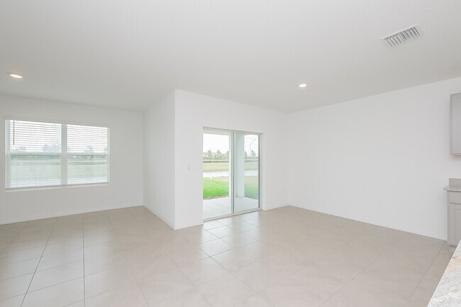 Building Photo - 17226 Reserva Dr