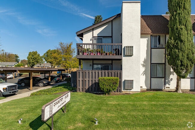 Several Garden Apartments - Country Club Apartments