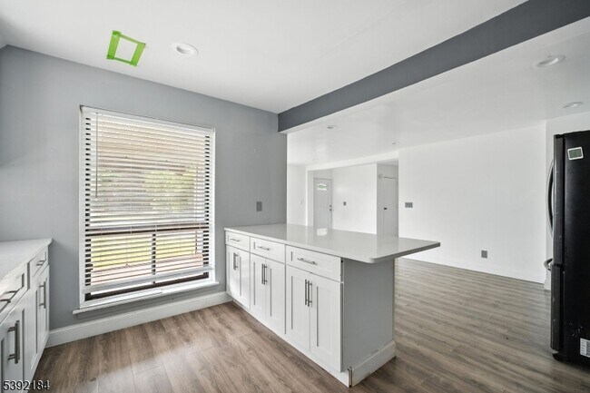 Foto del edificio - 310 Lake Shore N