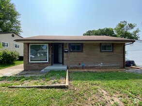 Building Photo - 10648 Spring Garden Dr