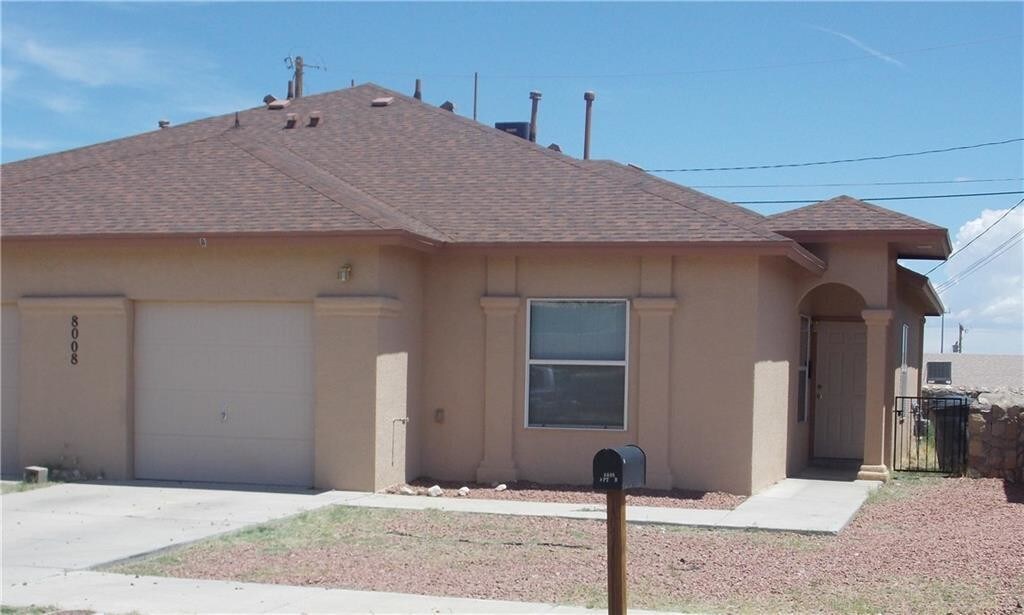 Foto principal - 8004 Neptune St