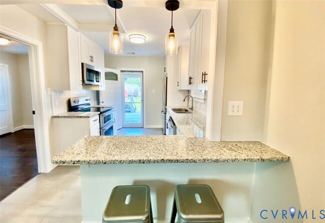 Building Photo - 26 Eastlake Dr