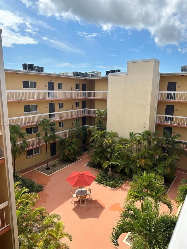 Foto del edificio - 7701 Camino Real