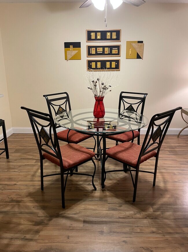 Building Photo - 870 Virginia St