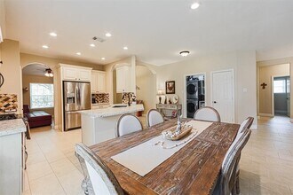Building Photo - 3034 Glenthorpe Ln