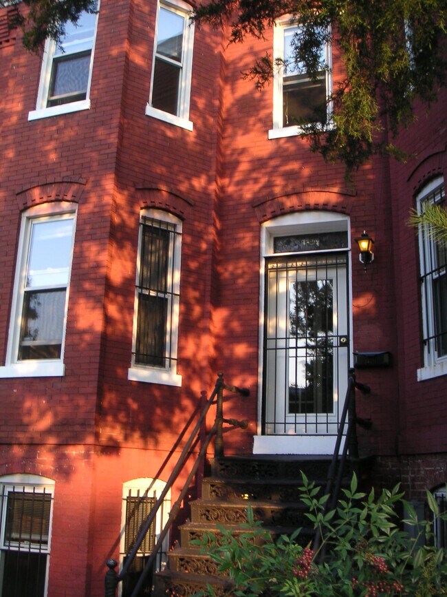 Facade - 1829 Vermont Ave NW House