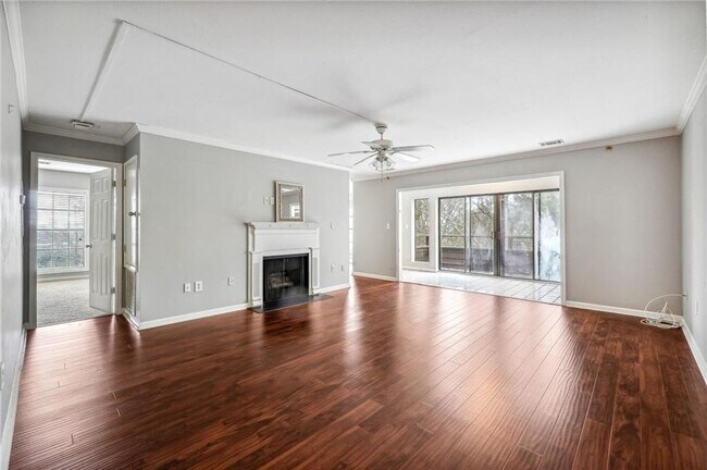 Building Photo - 1415 Highland Bluff Dr S E