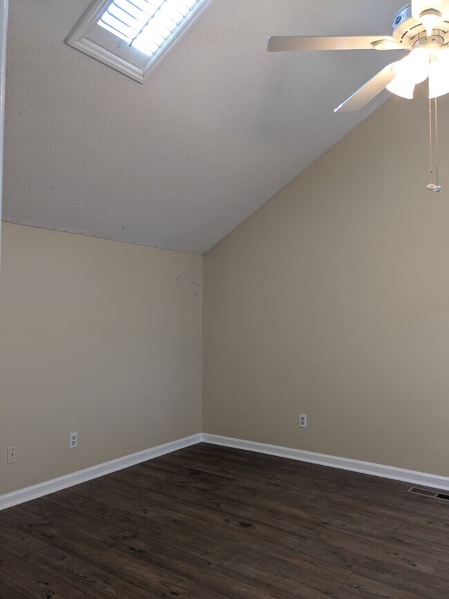 Foto del edificio - 3700 Golf Colony Ln