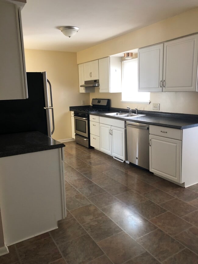 189 Bermont Ave, Munroe Falls, OH 44262 House Rental in Munroe Falls