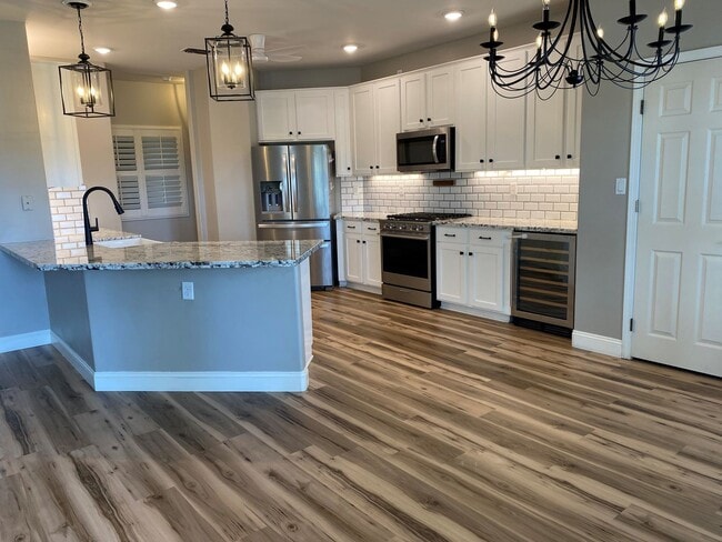 Building Photo - 11119 Chimney Rock Dr