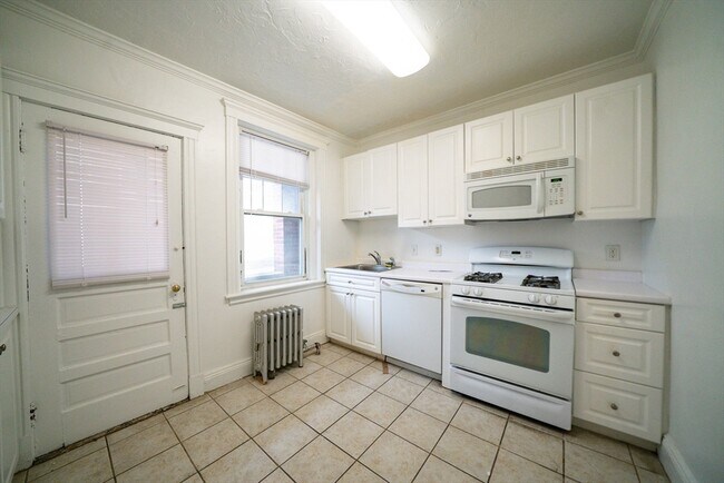 Building Photo - 58 Selkirk Rd