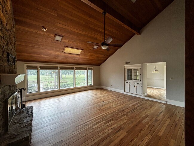 Foto del edificio - 510 Fawn Cove