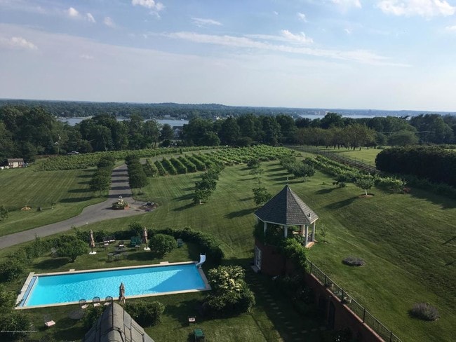 Building Photo - 719 Navesink River Rd
