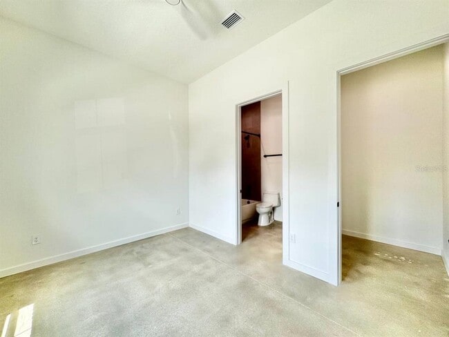 Building Photo - 1302 E Kay St
