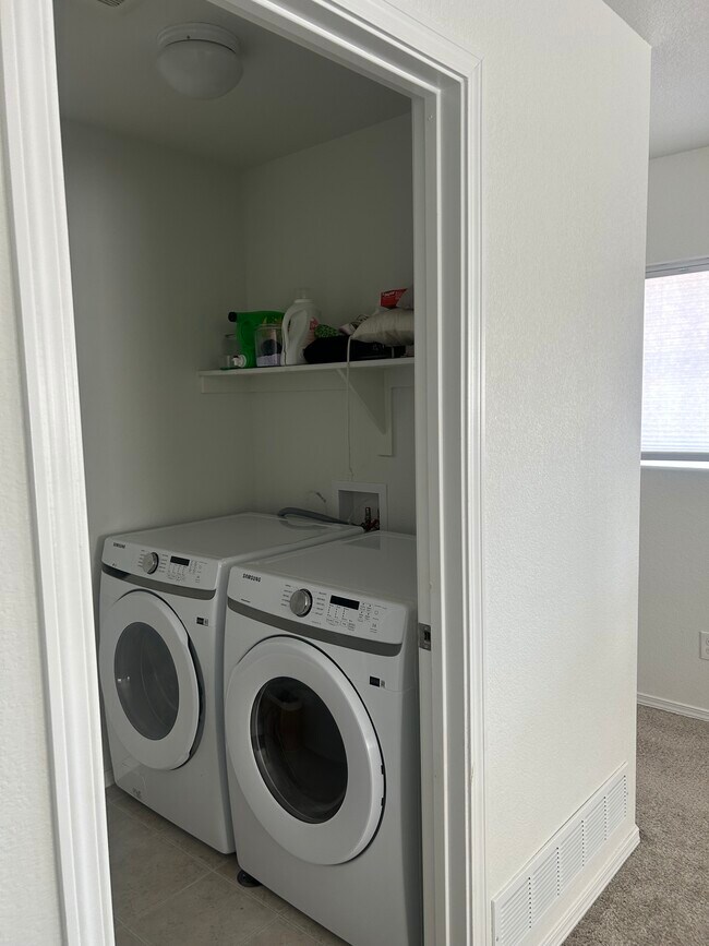 Foto del edificio - 3731 Vineyard Cir