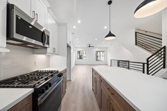 Building Photo - 2914 Delano St