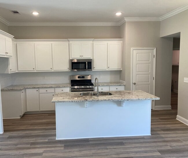 Photo - 607 Westfield Dr House