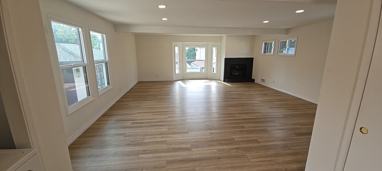 Photo - 6376 W 83rd St (Los Angeles, CA)