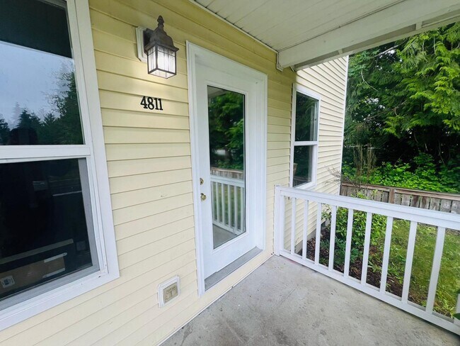 Foto del edificio - 4811 41st Ln SE