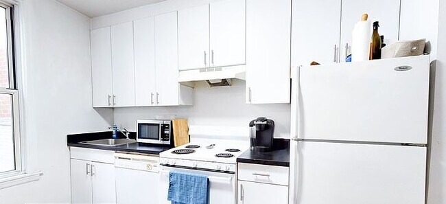 Foto del edificio - 33-04 Ditmars Blvd