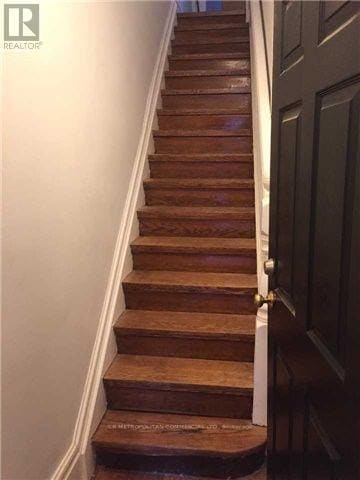 Building Photo - 856 Carlaw Ave