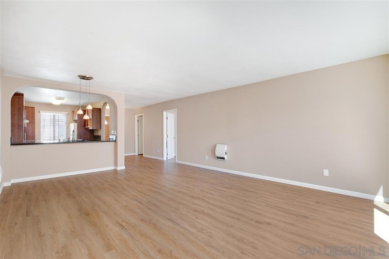 Foto principal - $3,400 - 3 Bed / 2 Bath Condo in Kearney Mesa