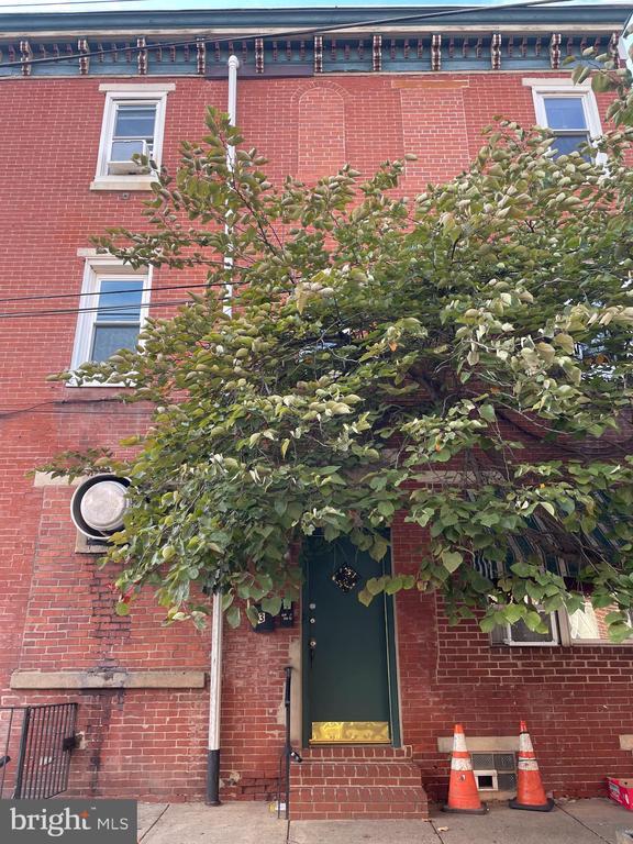 Building Photo - 2721 E Somerset St